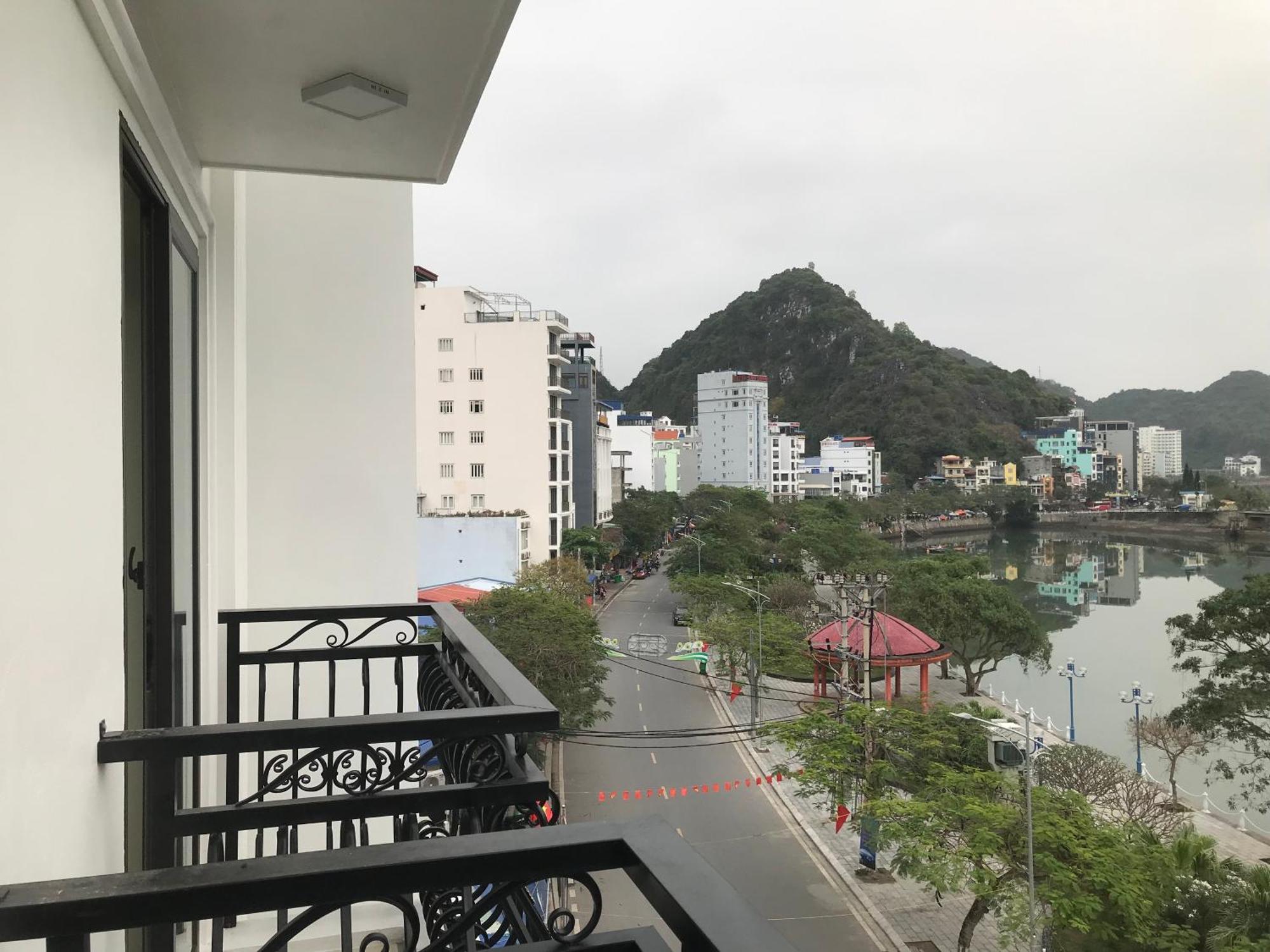 Sea Balcony Hotel Dong Khe Sau Buitenkant foto