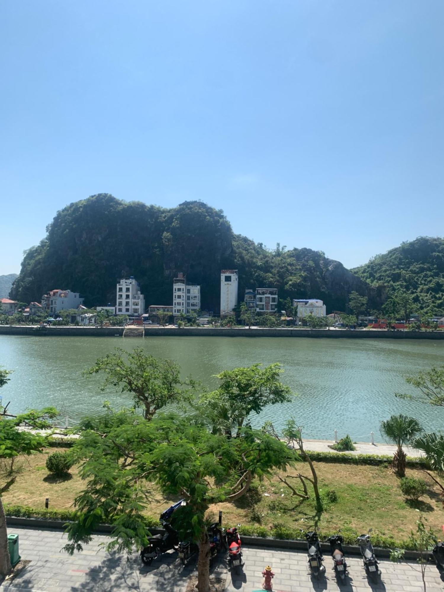 Sea Balcony Hotel Dong Khe Sau Buitenkant foto